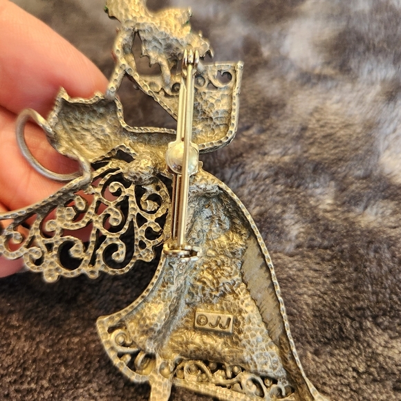 Vintage Angel Brooch Set Of 3 with Gold and Silver Tones - Picture 3 of 14